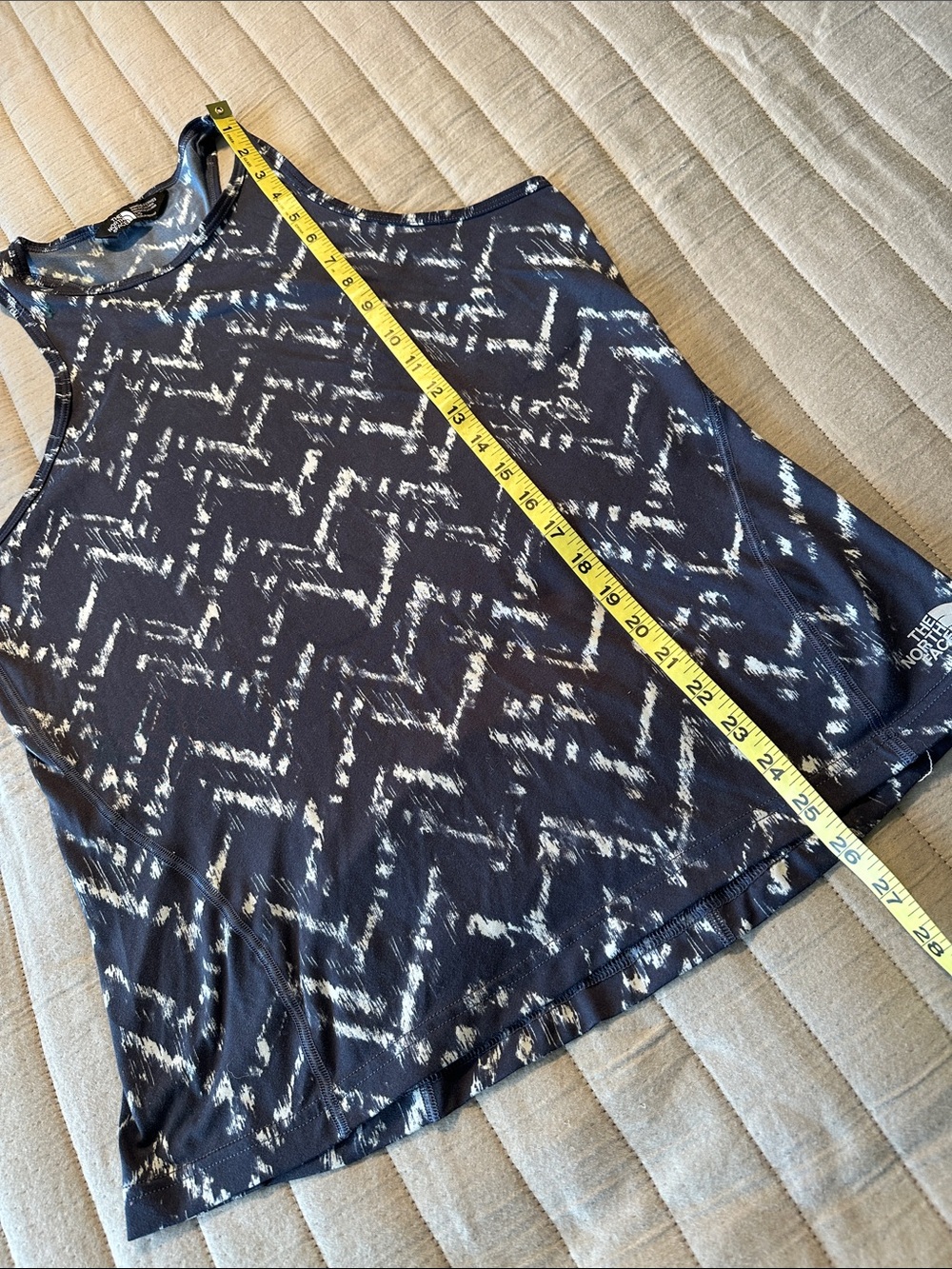 The North Face Navy and White Chevron Print Racerback Tank, sz L - Picture 4 of 10
